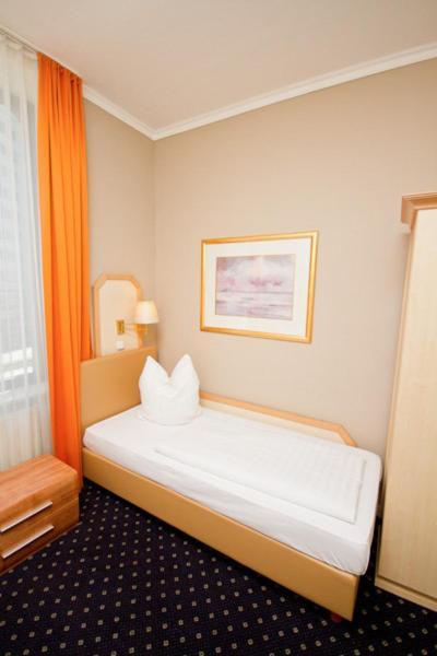 Hotel Tourist Frankfurt am Main Kamer foto